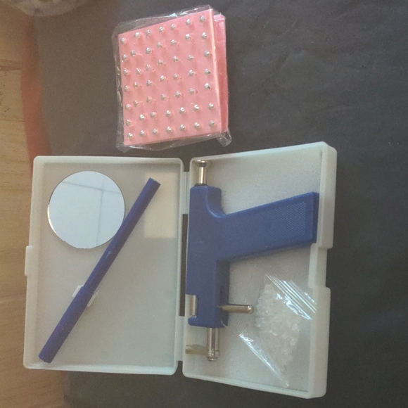 Professional Ear Piercing Gun Tool Set 98pcs Ear Studs Complete Set - New - Picture 5 of 5